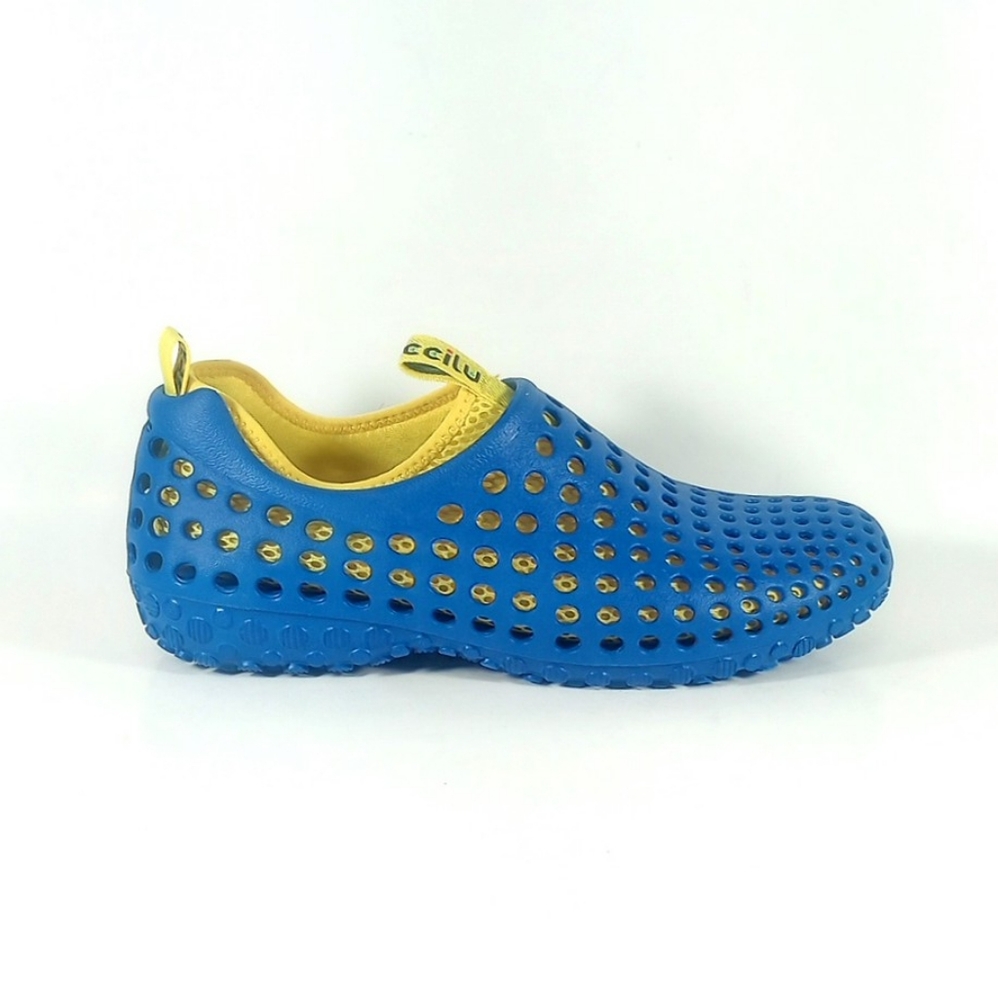 CCILU Water Shoes Womens 10 Blue With Removable Yellow Liner Light Weight